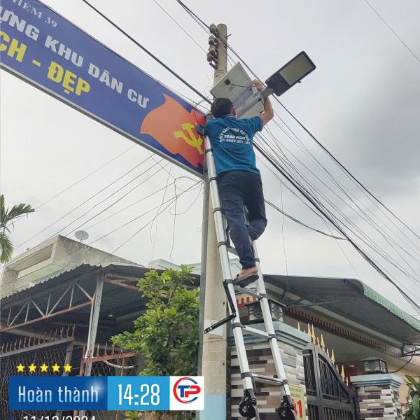 ĐÈN BÀN CHẢI 400W SÁNG TRẮNG