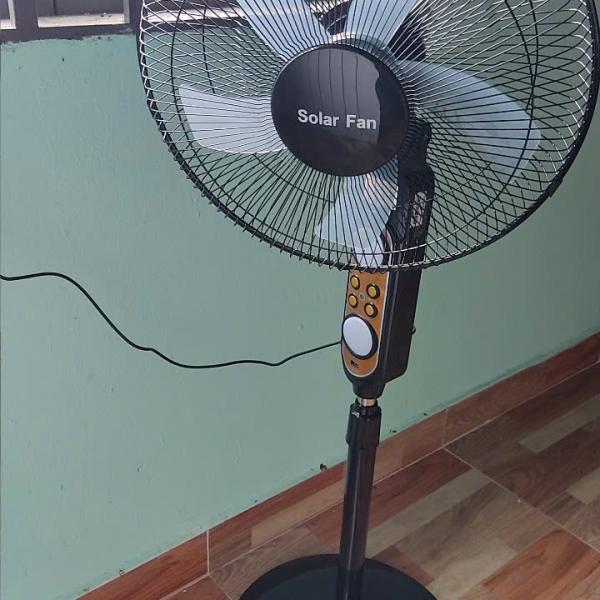 QUẠT NĂNG LƯỢNG MẶT TRỜI V218