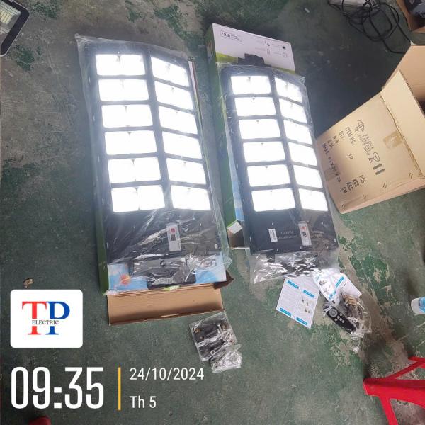 ĐÈN LIỀN THỂ 1000W 12 KHOANG