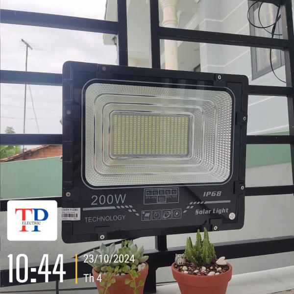 ĐÈN PHA 200W