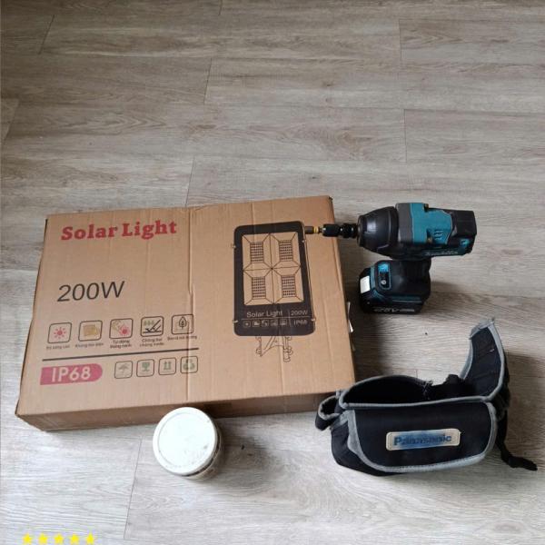 ĐÈN BÀN CHẢI 200W SÁNG TRẮNG