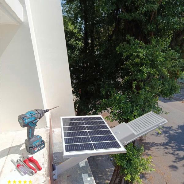 ĐÈN BÀN CHẢI 200W SÁNG TRẮNG
