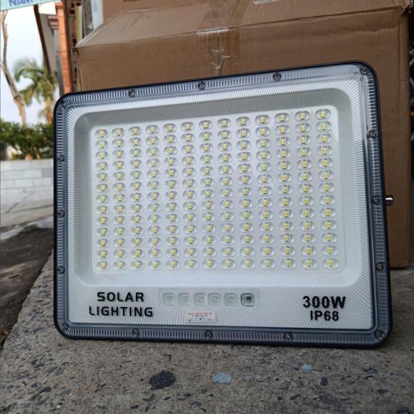 ĐÈN PHA MẮT NGỌC 300W 