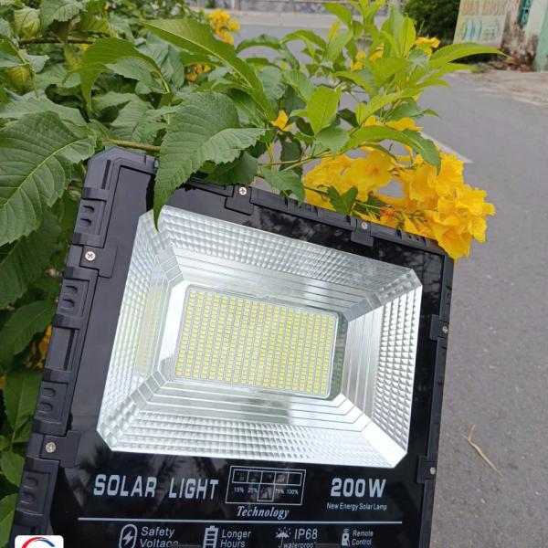 ĐÈN PHA 200W