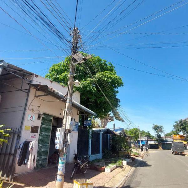 ĐÈN BÀN CHẢI 300W SÁNG TRẮNG