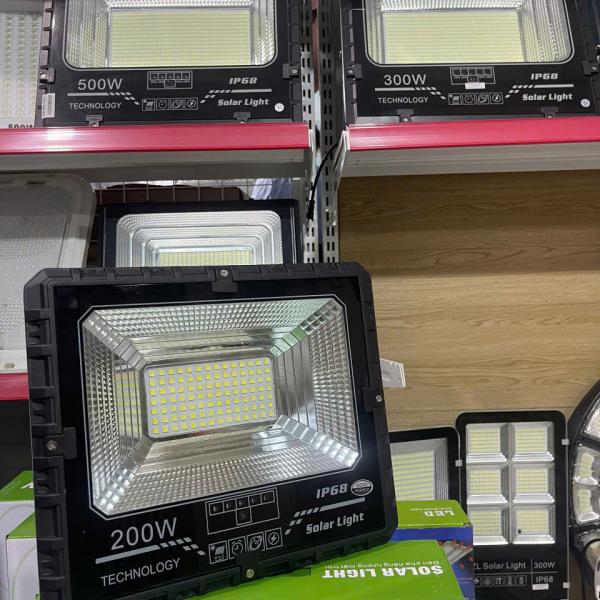 ĐÈN PHA 200W