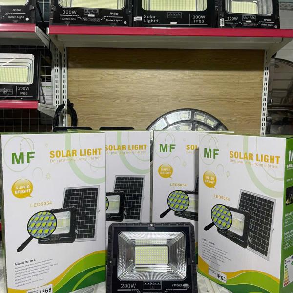 ĐÈN PHA 200W