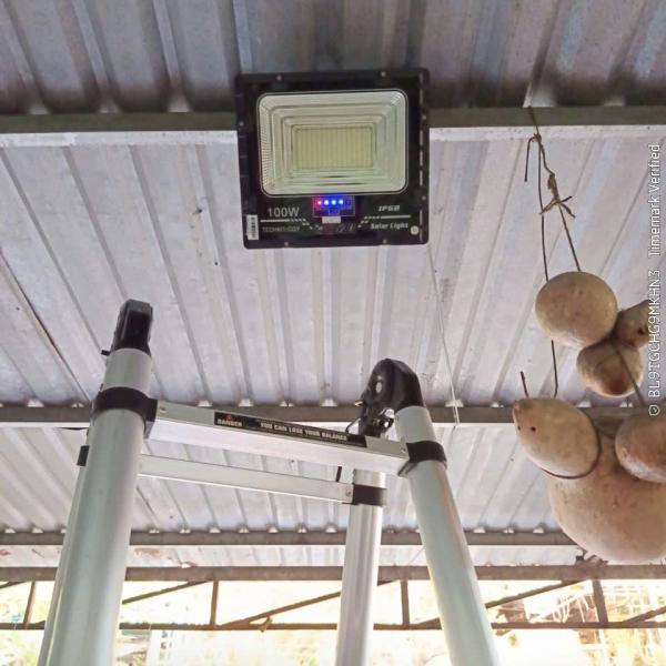 ĐÈN PHA 100W
