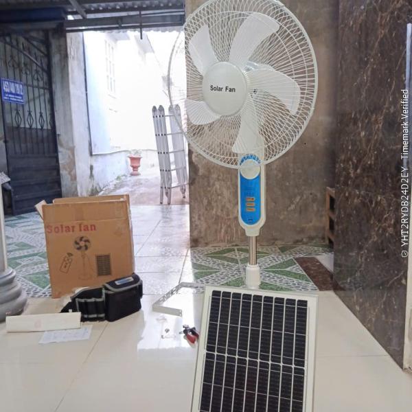 QUẠT NĂNG LƯỢNG MẶT TRỜI V218