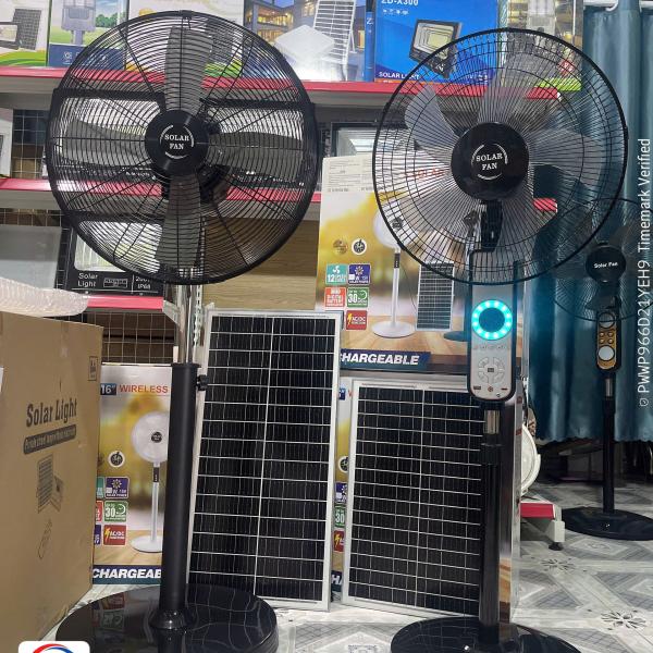 QUẠT NĂNG LƯỢNG MẶT TRỜI D318