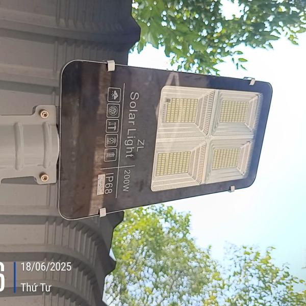 ĐÈN BÀN CHẢI 200W SÁNG TRẮNG