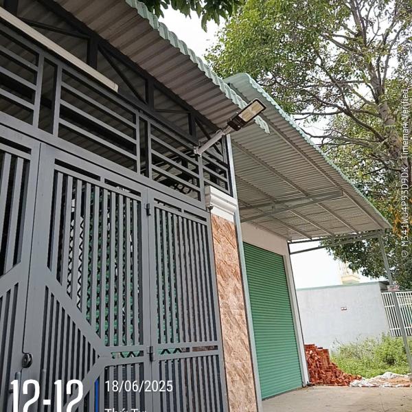 ĐÈN BÀN CHẢI 200W SÁNG TRẮNG