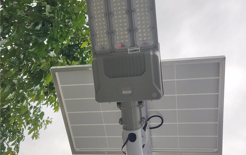 ĐÈN CÔNG TRÌNH 600W