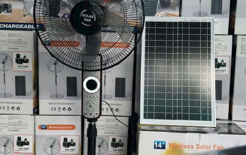 QUẠT NĂNG LƯỢNG MẶT TRỜI D318