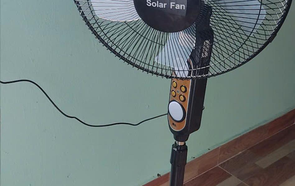 QUẠT NĂNG LƯỢNG MẶT TRỜI V218