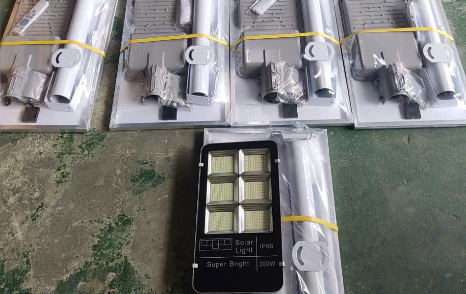 ĐÈN BÀN CHẢI 300W SÁNG TRẮNG