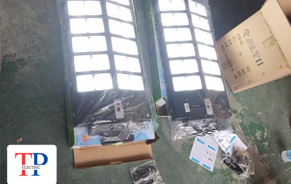 ĐÈN LIỀN THỂ 1000W 12 KHOANG