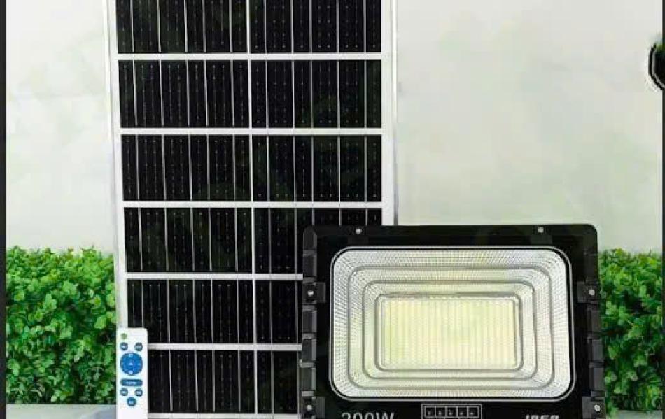 ĐÈN PHA 200W