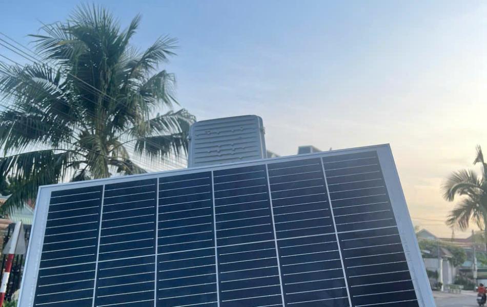 ĐÈN BÀN CHẢI 400W SÁNG TRẮNG