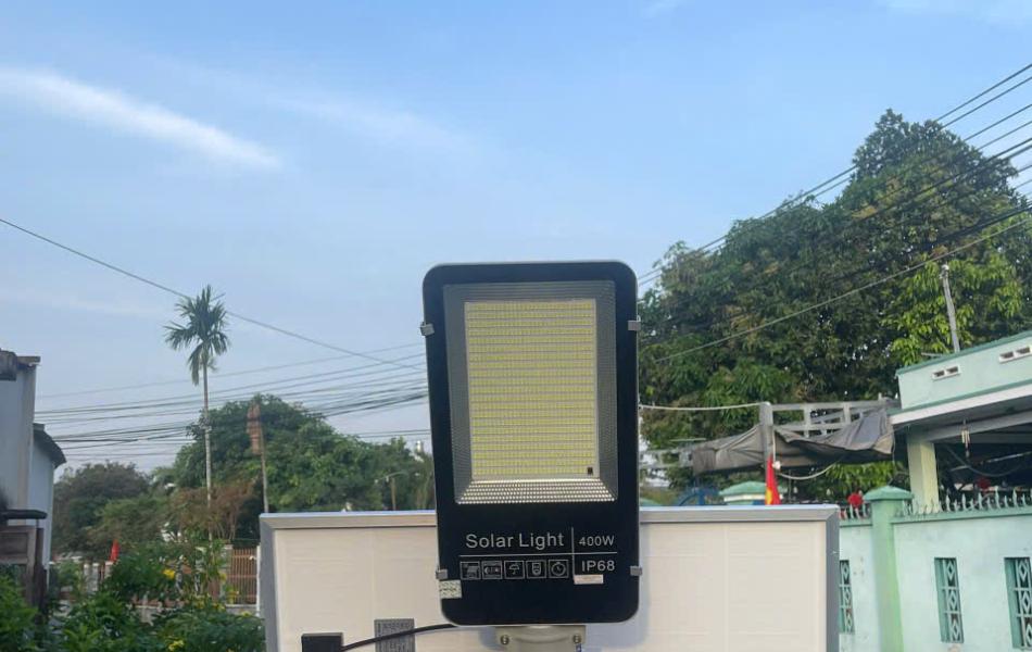 ĐÈN BÀN CHẢI 400W SÁNG TRẮNG