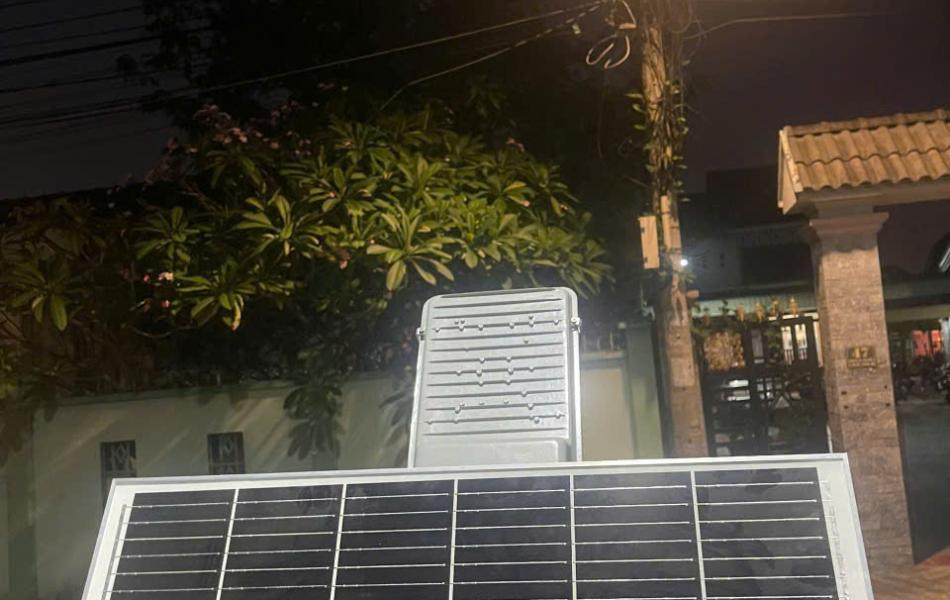 ĐÈN BÀN CHẢI 400W SÁNG TRẮNG