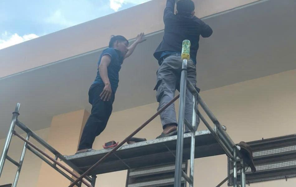 ĐÈN BÀN CHẢI 300W SÁNG TRẮNG
