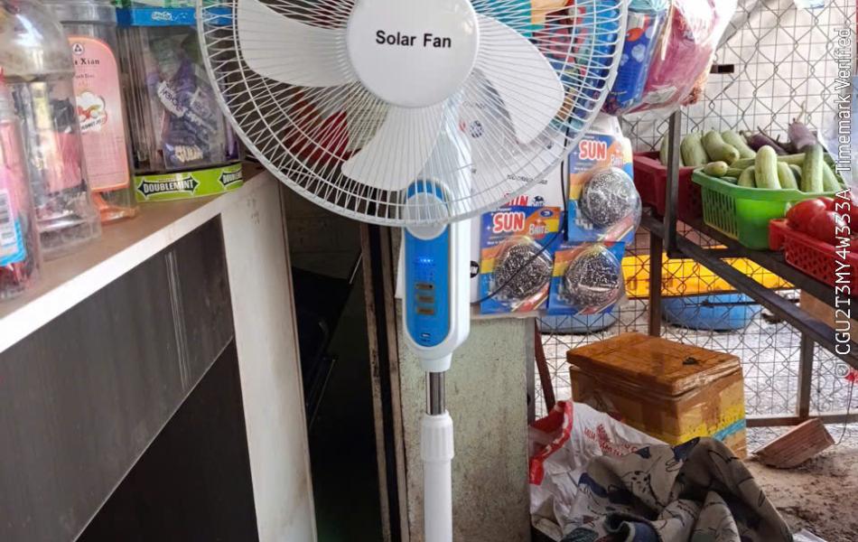 QUẠT NĂNG LƯỢNG MẶT TRỜI V218