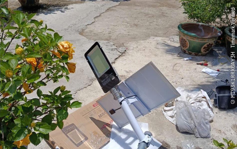 ĐÈN BÀN CHẢI 400W SÁNG TRẮNG