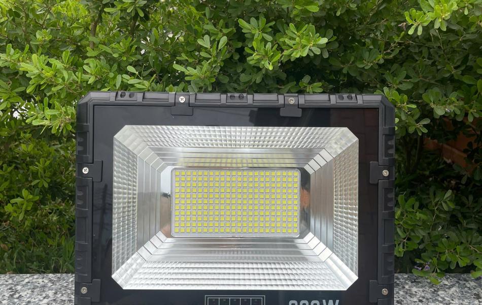 ĐÈN PHA 200W