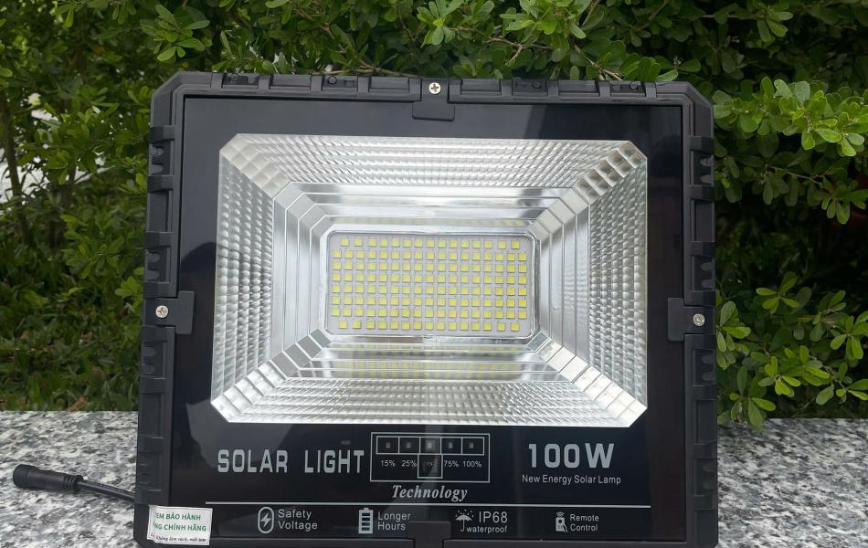 ĐÈN PHA 100W