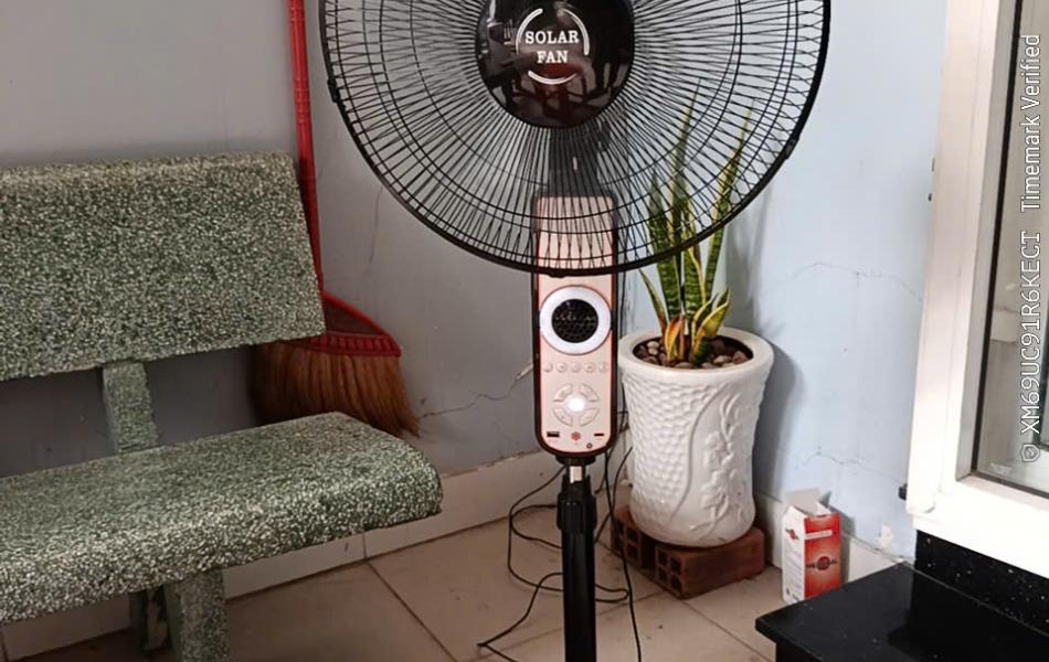 QUẠT NĂNG LƯỢNG MẶT TRỜI D318
