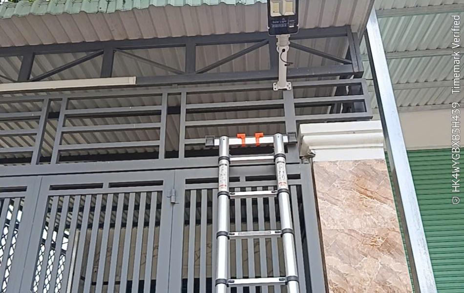 ĐÈN BÀN CHẢI 200W SÁNG TRẮNG